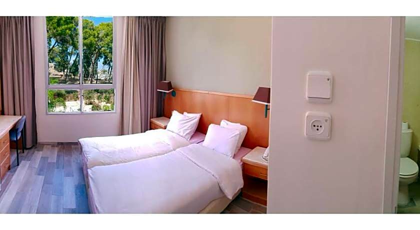 Marom Residence Romema