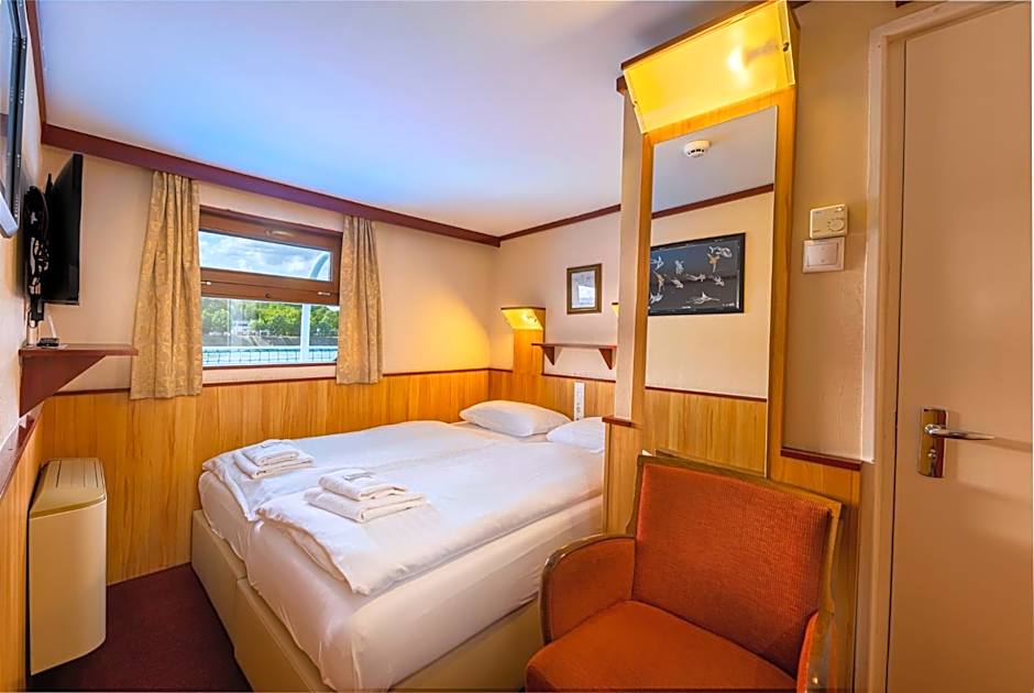Fortuna Boat Hotel