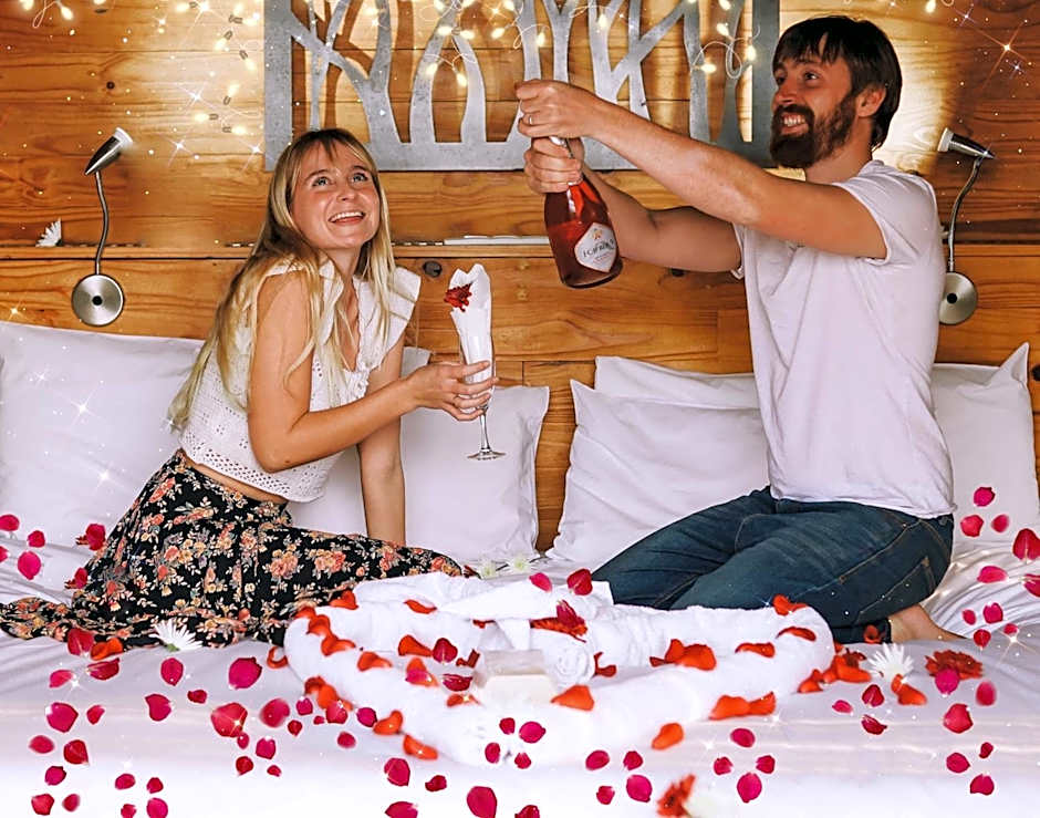 Ndhula Luxury Tented Lodge