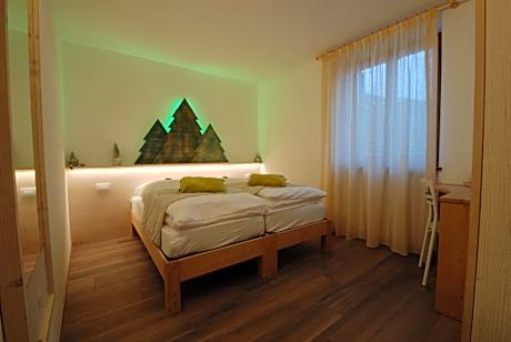 Deluxe Double Room with Lake View