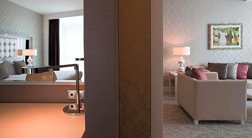 QafqaZ Baku City Hotel & Residence