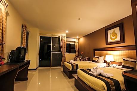 Standard Twin Room with River View