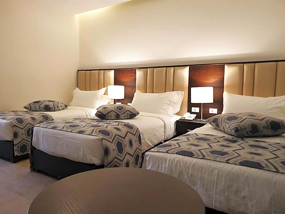 Petra Heart Hotel