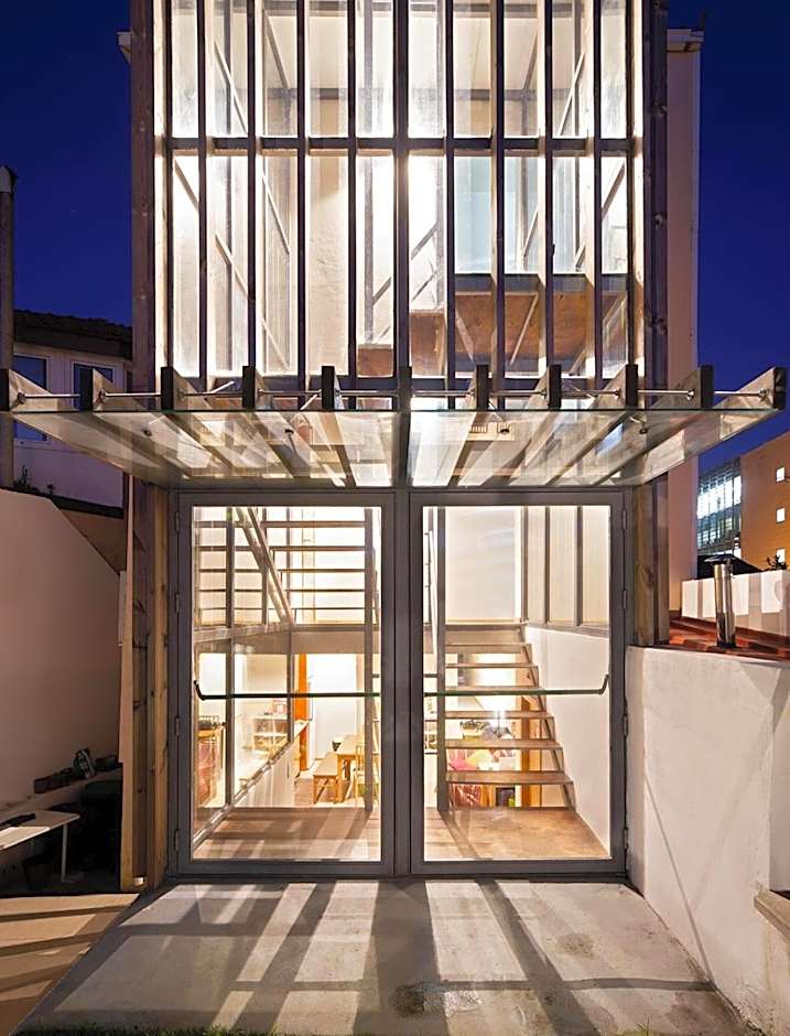 Peach Hostel & Suites