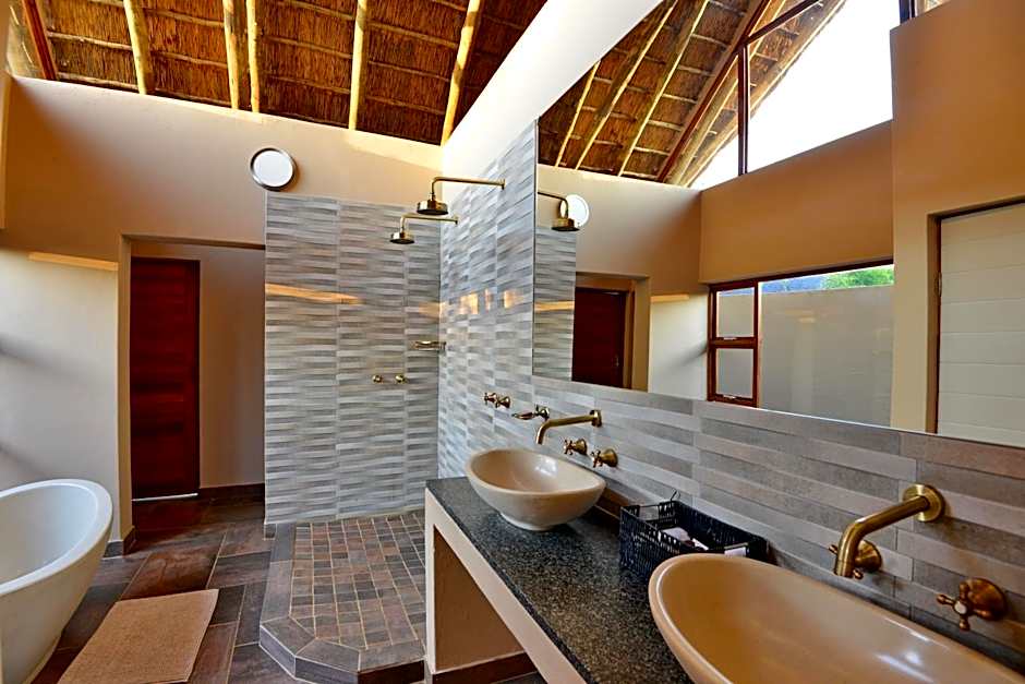 Black Rhino Game Lodge