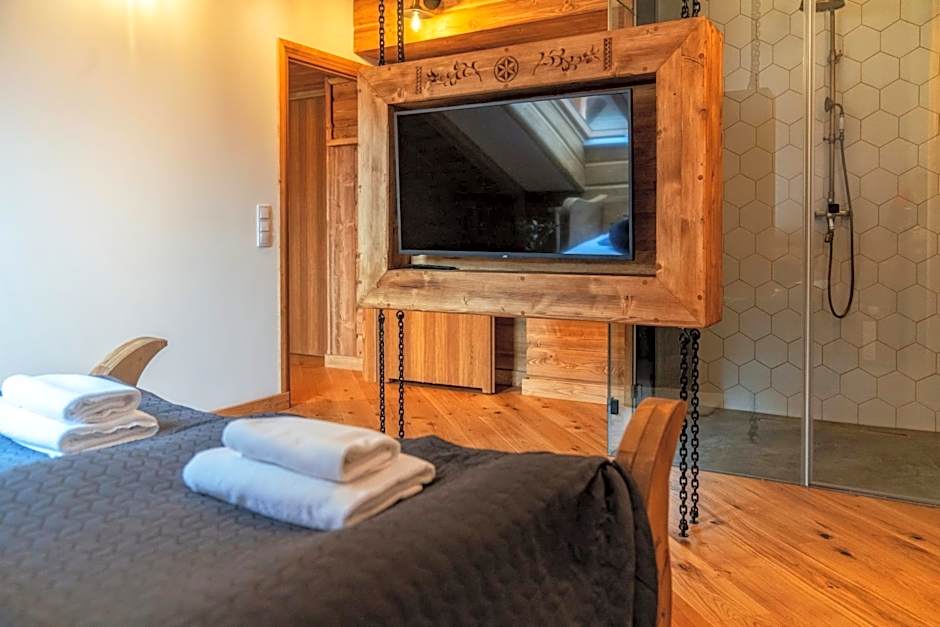 Mountain Shelter Apartments