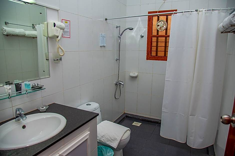 Al Ayjah Plaza Hotel