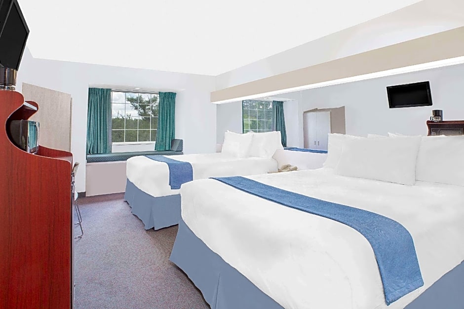 Microtel Inn & Suites by Wyndham Broken Bow