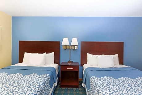 2 Queen Beds Studio Suite Non-Smoking