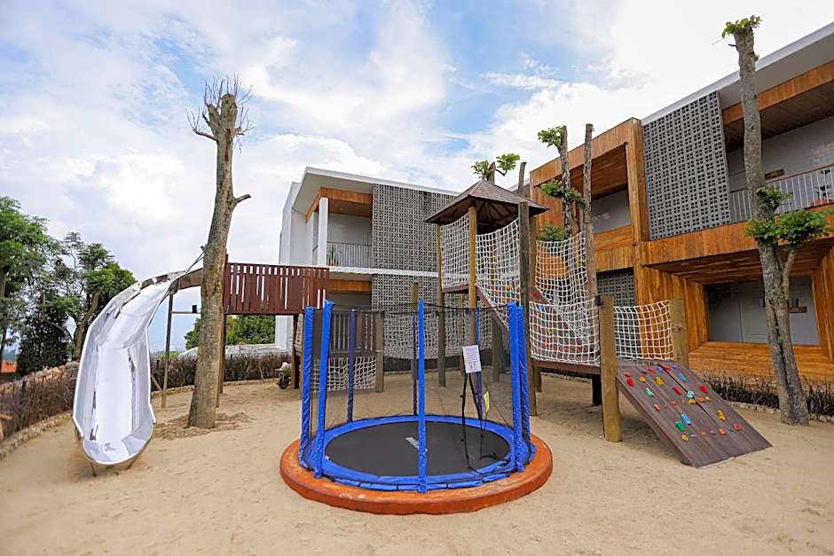 The House Tour Uphill