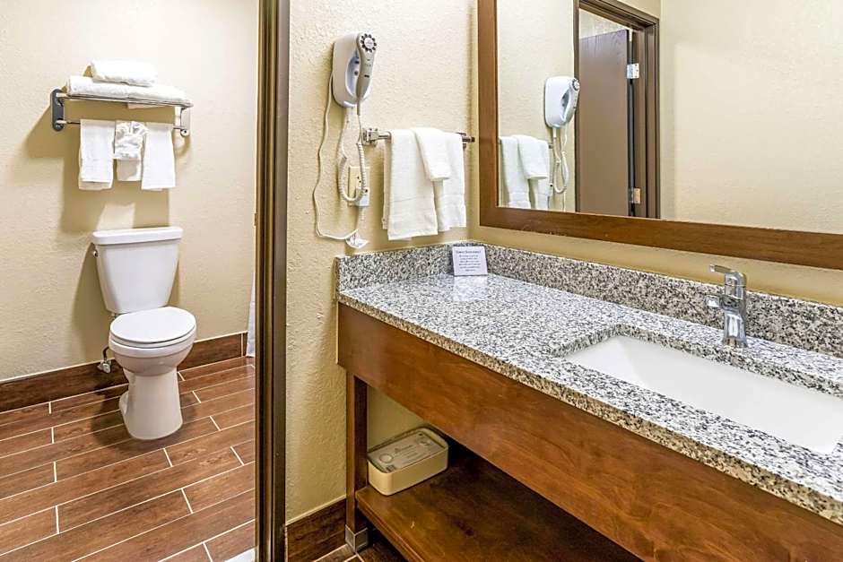 Comfort Inn Waukesha - Milwaukee West