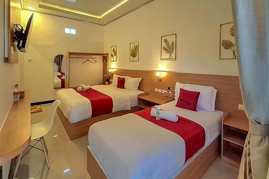 RedDoorz near Kampung Inggris Pare