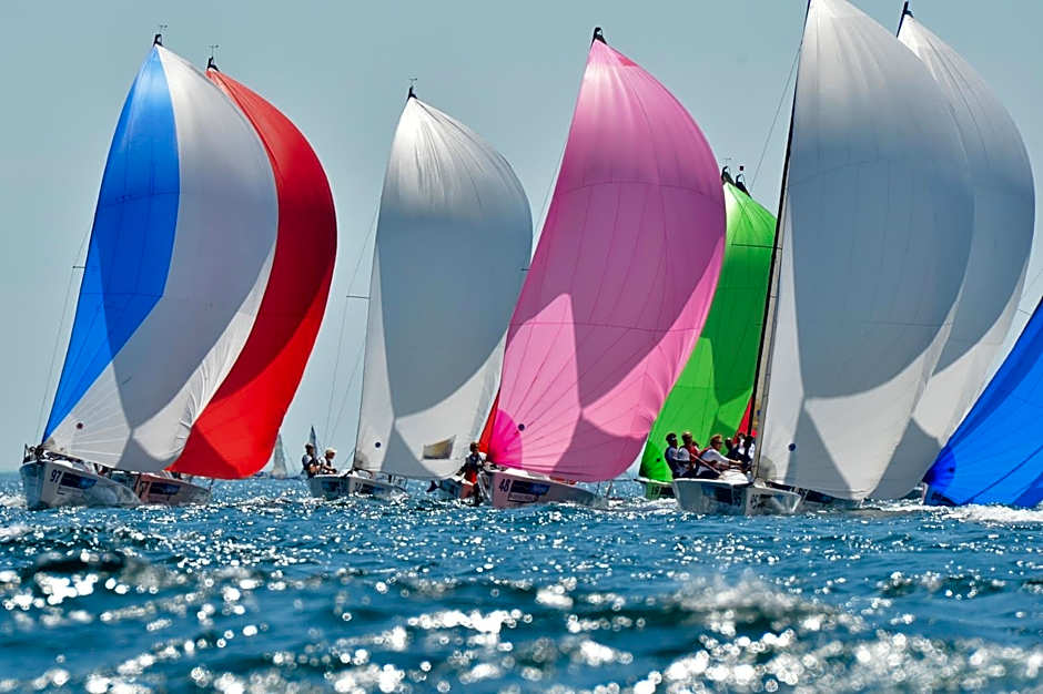 HOODY ACTIVE & HAPPINESS HOTEL