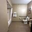 Comfort Suites South Haven Near I-96
