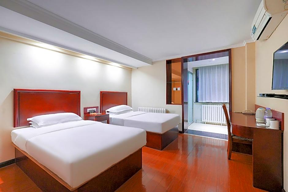 Green Tree Inn Urumqi San'gong Metro Station Exit
