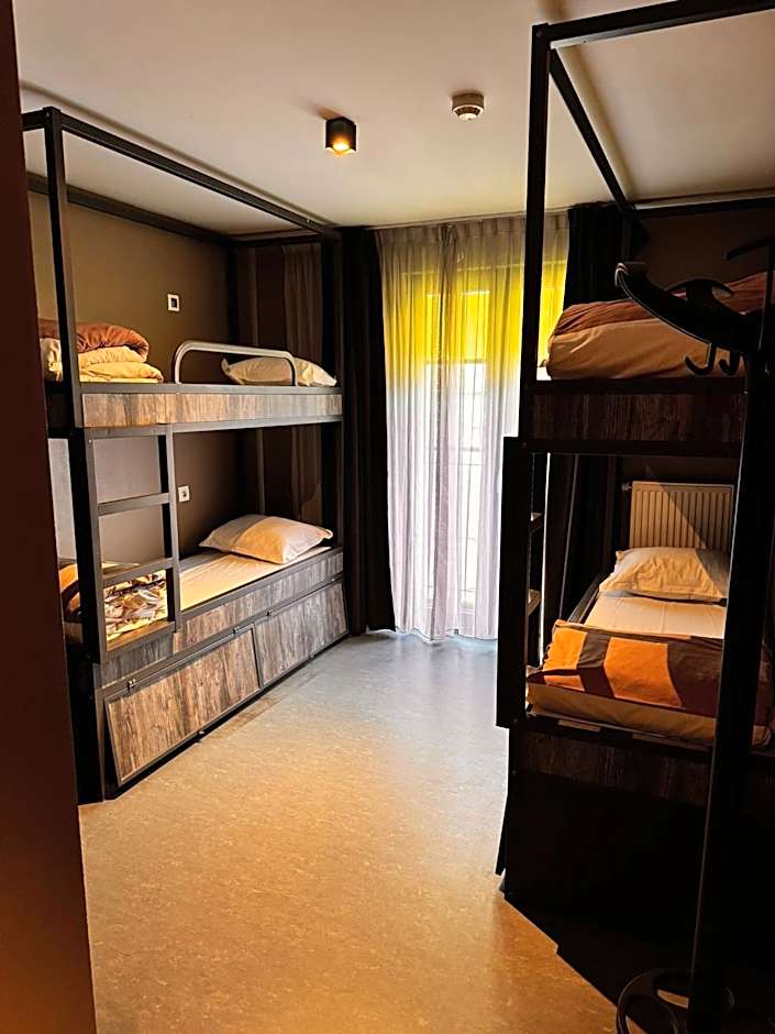Brxxl 5 City Centre Hostel