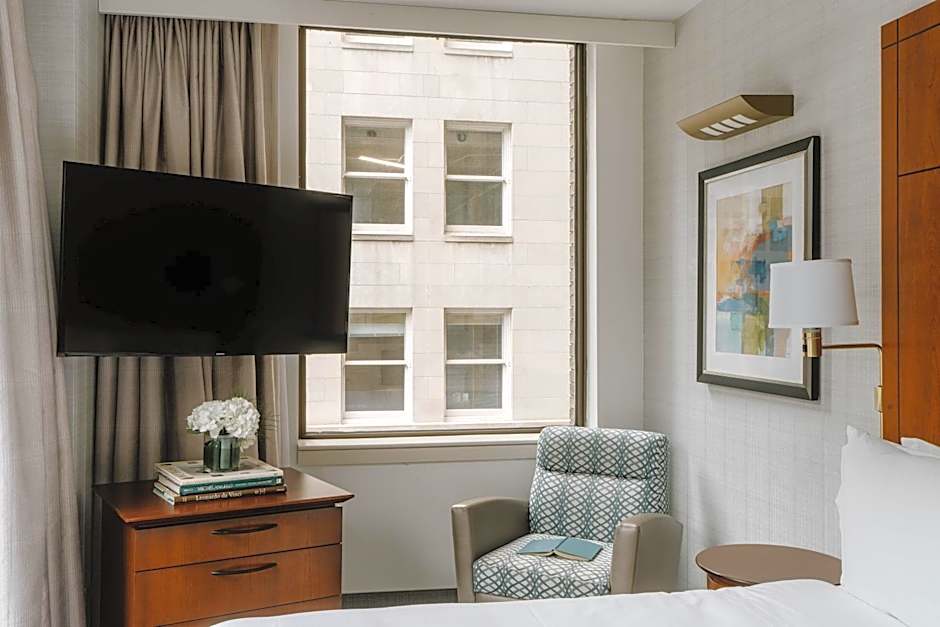 CLUB QUARTERS HOTEL, CENTRAL LOOP