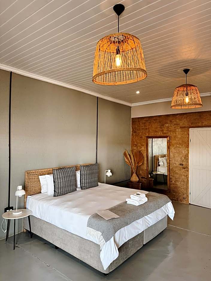 Lighthouse Guesthouse & Cafe