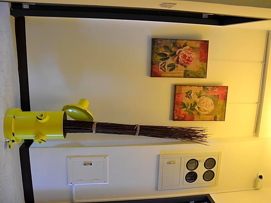 43&13 Room Store B&B