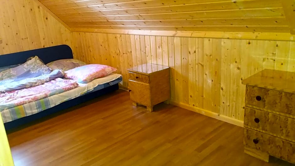 Domki nad jeziorem w Kar¿owicach