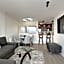 Luxary Condo Downtown Vancouver with free parking
