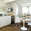 The Wesley by AvantStay Mid-Century Modern Oasis with Pool