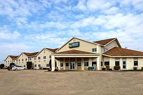 Quality Inn & Suites Belmont - Platteville