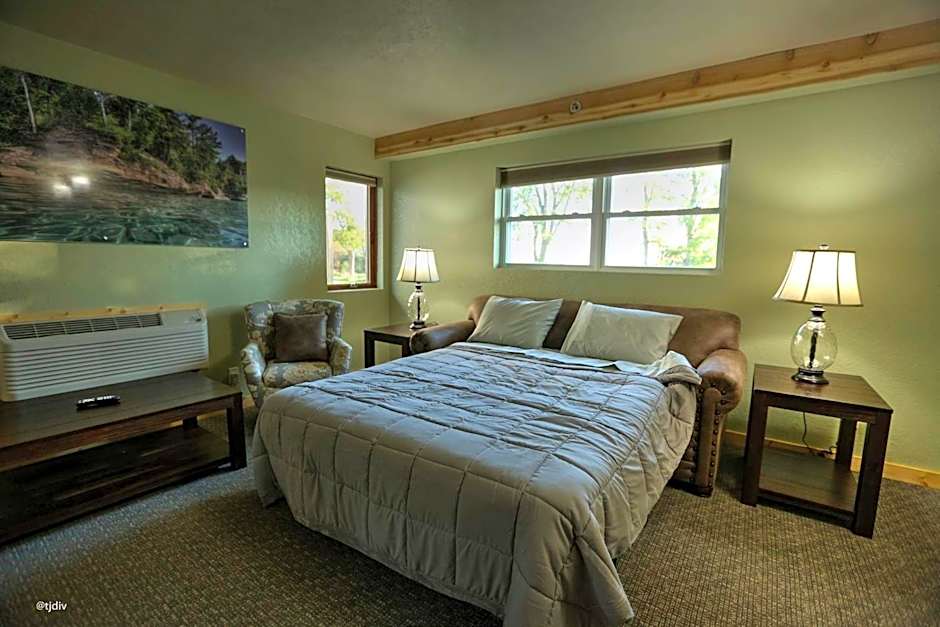 Photo 1 of 6 of 1 King Bed Suite
