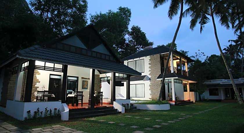 Mayas Beach House - Boutique Serviced Villa