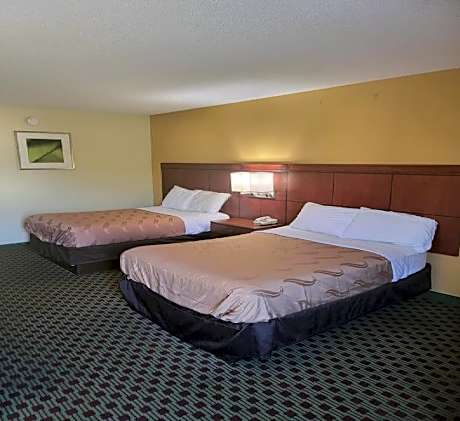 2 Double Beds Smoking