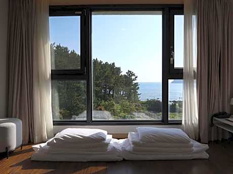 Japanese-Style Room