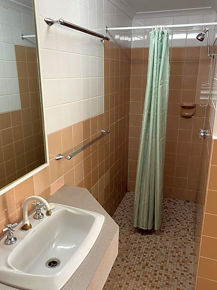 Paddle Steamer Motel