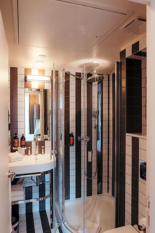 Hôtel Eiffel Blomet