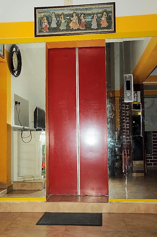 Red Carpet Residence - A Apartmental Guest House