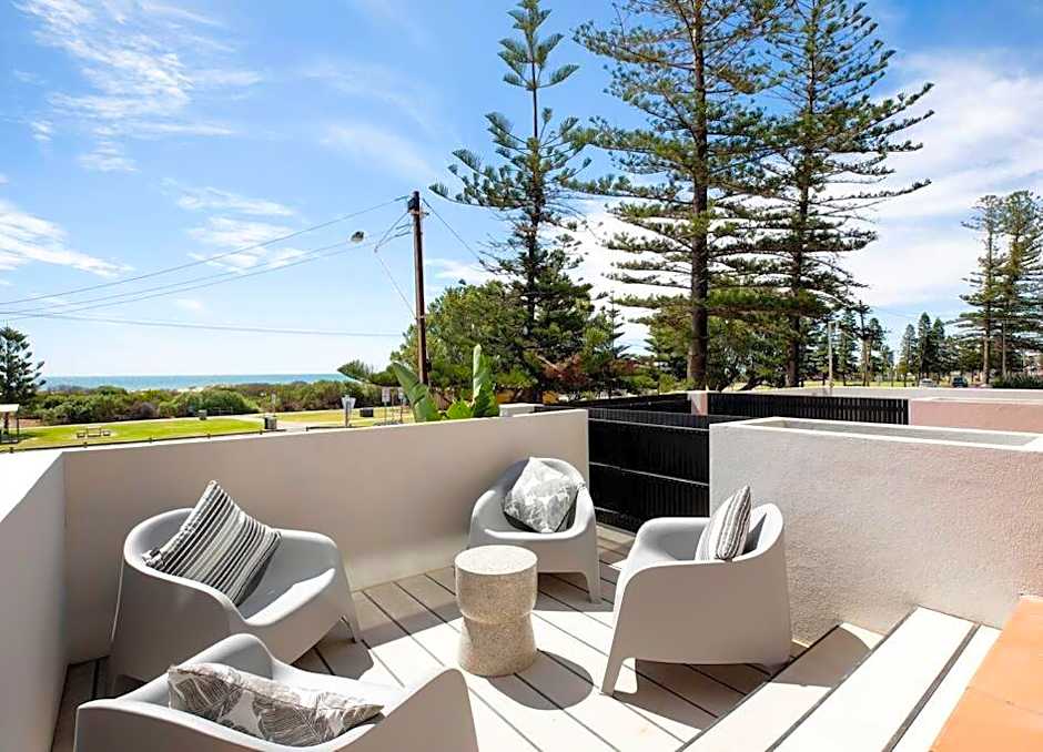 SEA FOR MILES at Semaphore to relax & unwind