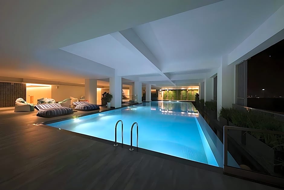 Zealax Hotel & Residence