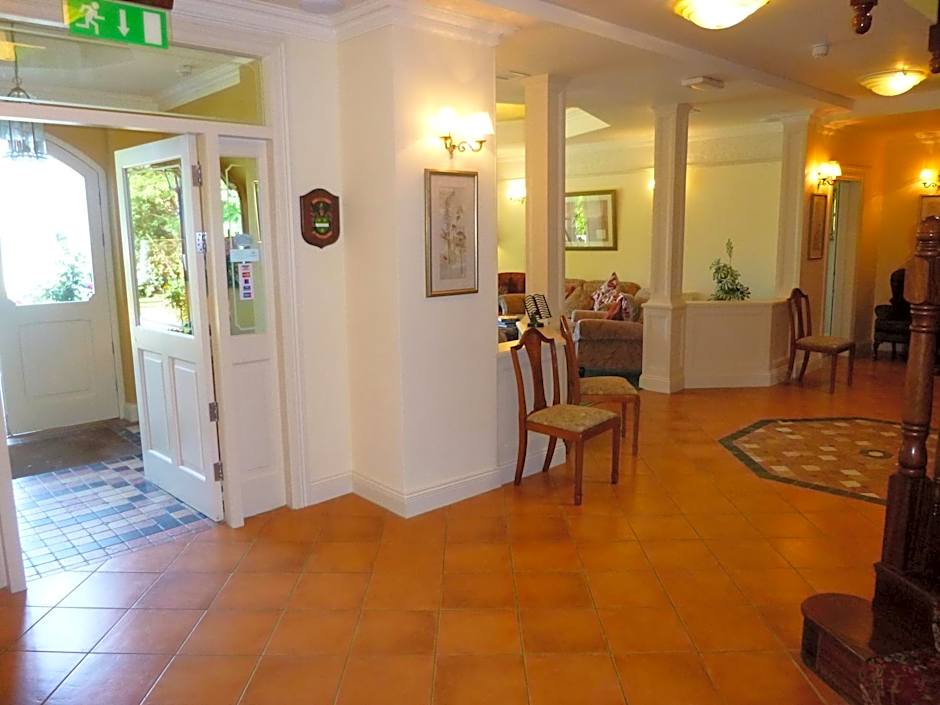 Loch Lein Country House