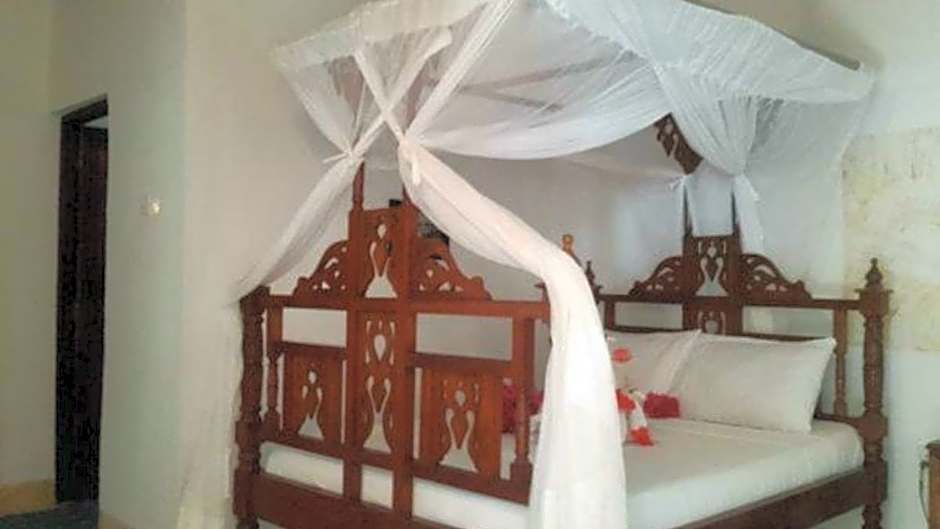 Menai Bay Beach Bungalows