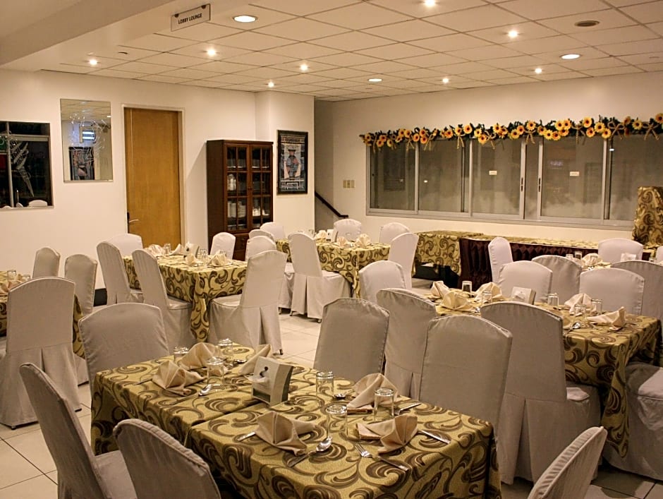 Hotel Supreme Convention Plaza