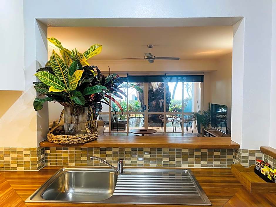 BeachView Apartments at Villa Paradiso