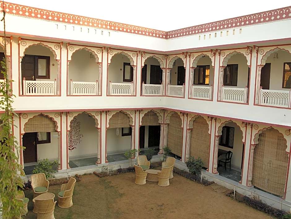 Hotel Sirsi Haveli