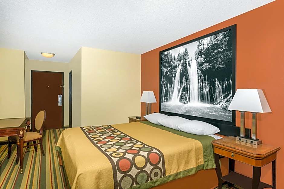 Super 8 by Wyndham Chico