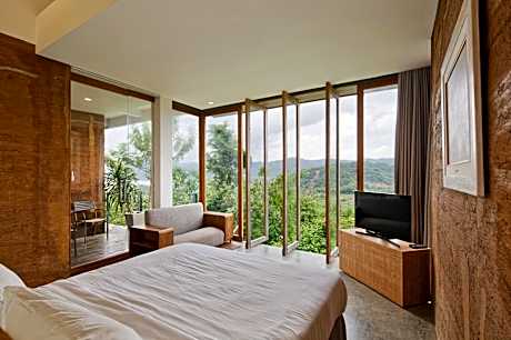 Junior Suite with Mountain View