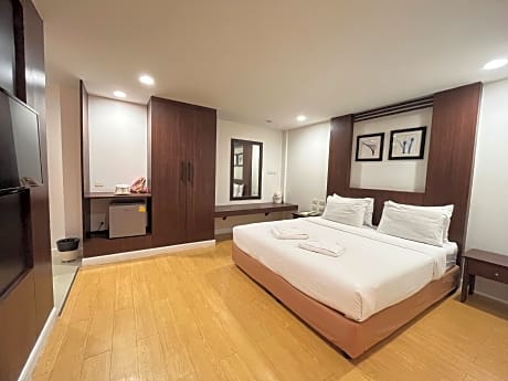 Junior Suite for 3 People - Non-Smoking