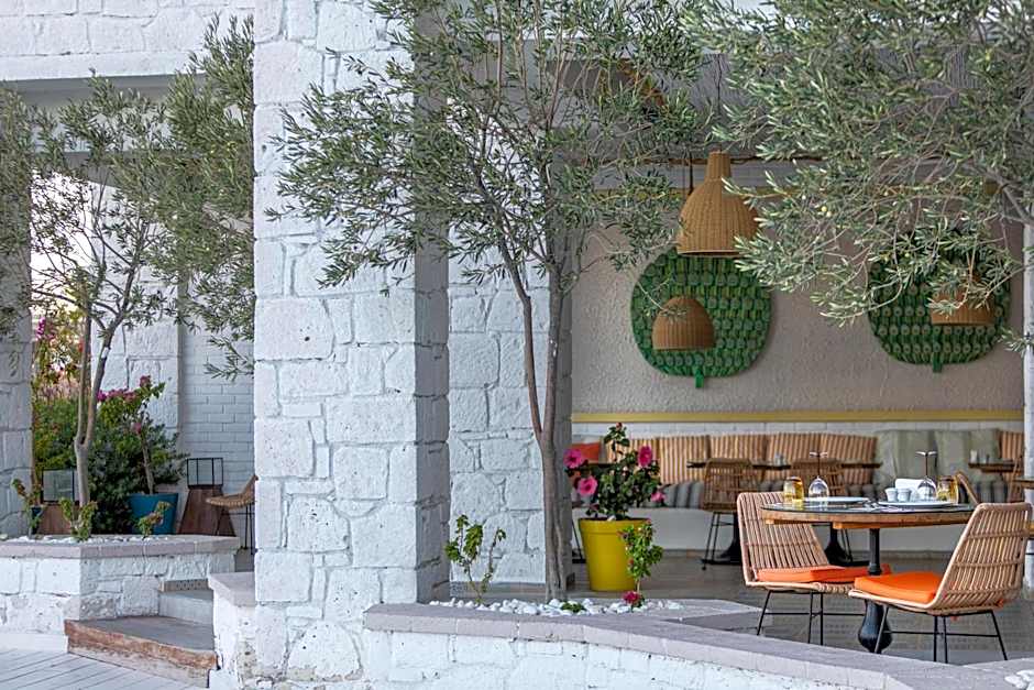 Design Plus Seya Beach Hotel