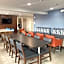 Holiday Inn Express & Suites Port Washington By IHG