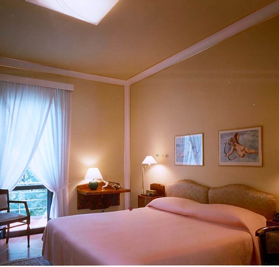 Photo 1 of 10 of Junior Suite, Balcony
