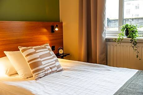 Studio Apartment with Queen Bed