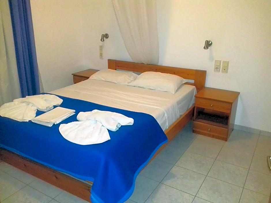 Finikas Studios & Apartments - Kalamaki Holidays