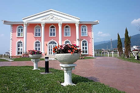Decoupage Manor